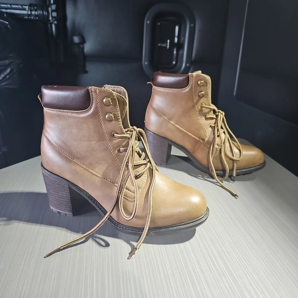 Via Pinky Kayla Khaki‎ Women's Lace-Up Ankle Boots Size 8.5 Excellent Pre-Owned